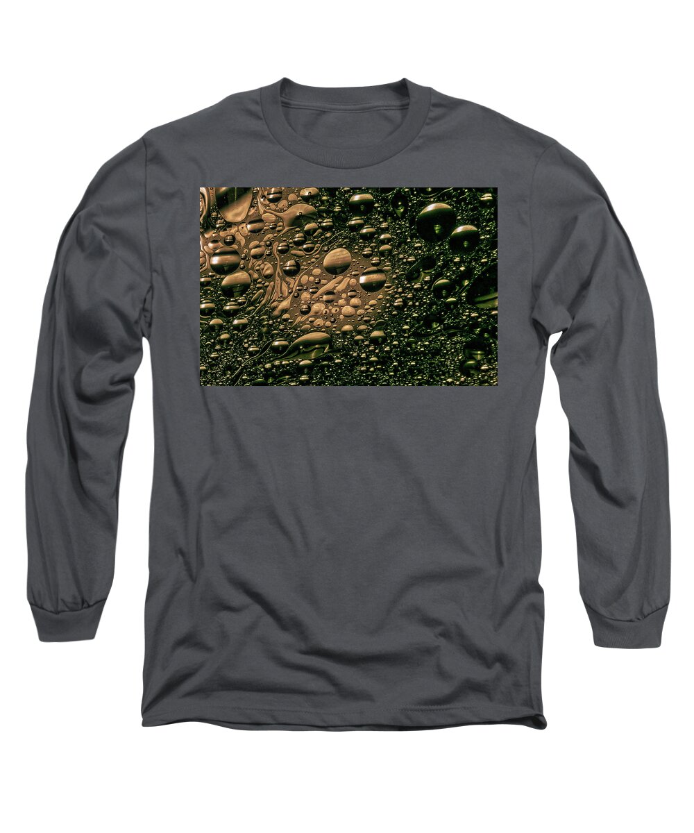 Drops Long Sleeve T-Shirt featuring the photograph Quantum by Johannes Brienesse