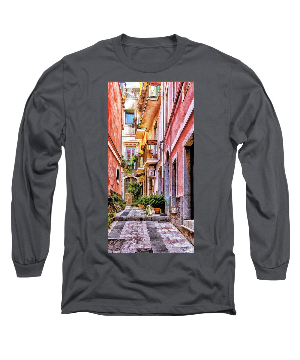 2019 Long Sleeve T-Shirt featuring the photograph Ready for Visitors by Monroe Payne