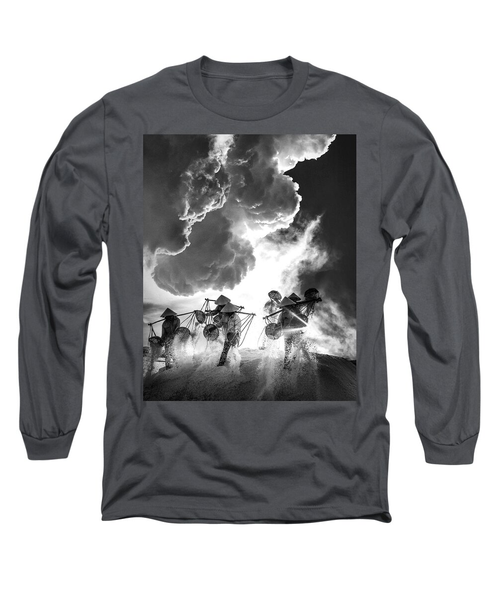 Fine Art Long Sleeve T-Shirt featuring the photograph White gold II by Sofie Conte