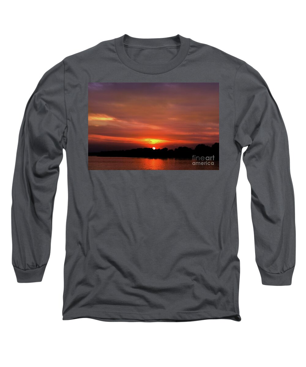 Love Long Sleeve T-Shirt featuring the photograph Sunset Kiss by Leonida Arte