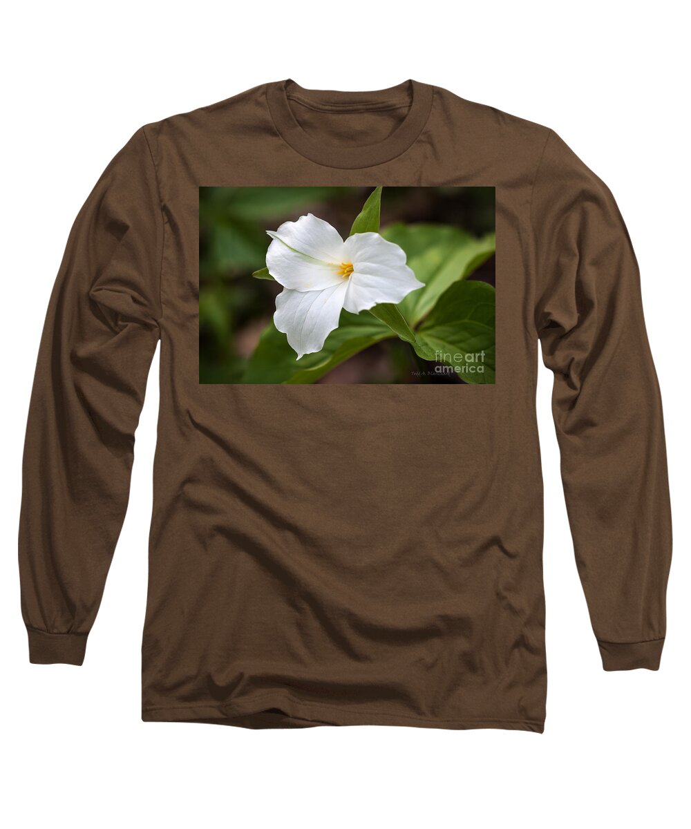 Flower Long Sleeve T-Shirt featuring the photograph Trillium by Todd Blanchard