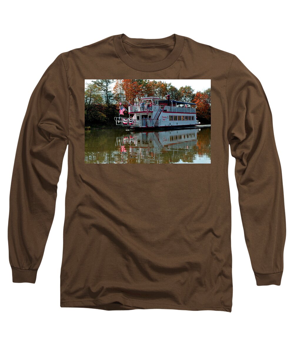 Usa Long Sleeve T-Shirt featuring the photograph Bavarian Belle Riverboat by LeeAnn McLaneGoetz McLaneGoetzStudioLLCcom