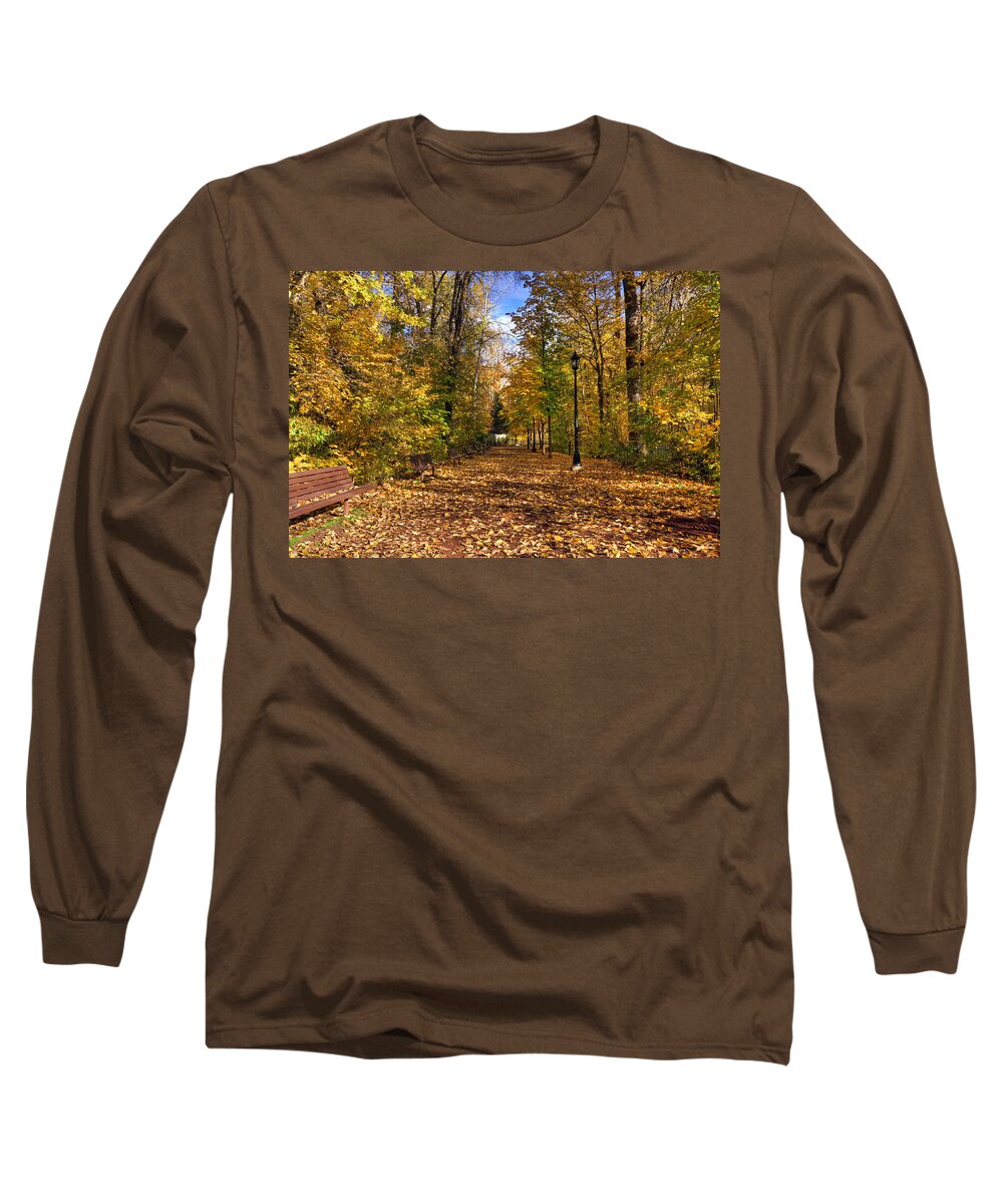 Hdr Long Sleeve T-Shirt featuring the photograph Leavenworth Waterfront Park by Brad Granger