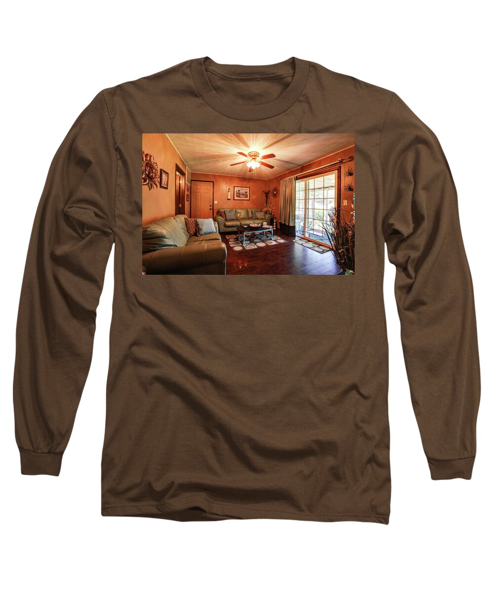 Real Estate Photography Long Sleeve T-Shirt featuring the photograph Mt Vernon Family Room by Jeff Kurtz