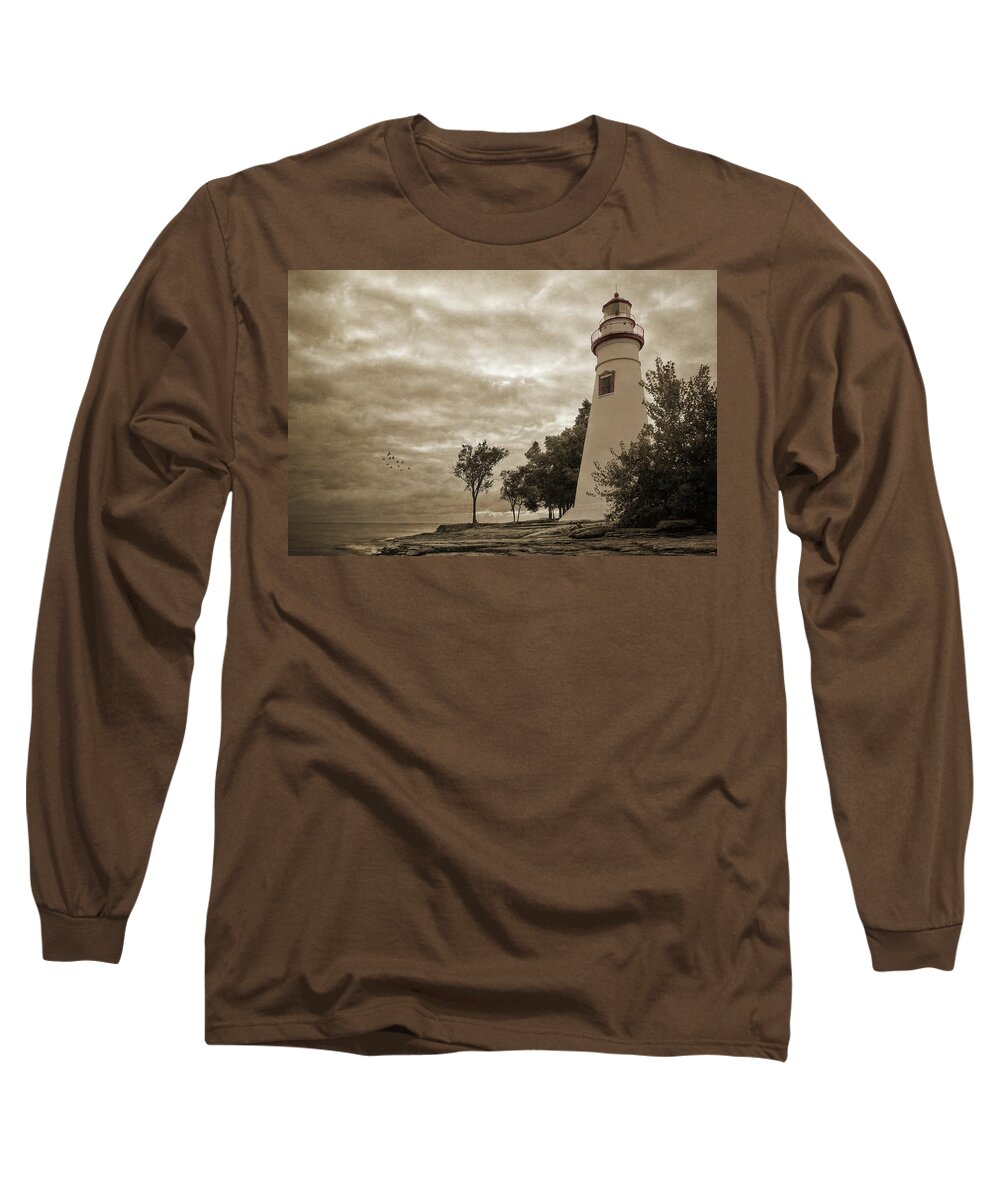 Marblehead Lighthouse Long Sleeve T-Shirt featuring the photograph Clearing Storm by Dale Kincaid