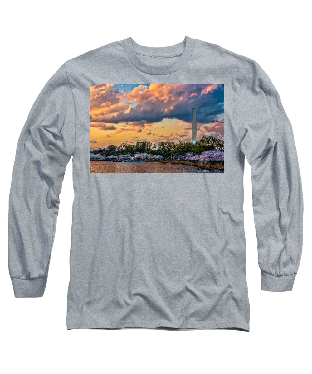 Washington Dc Long Sleeve T-Shirt featuring the photograph An Evening In DC by Christopher Holmes