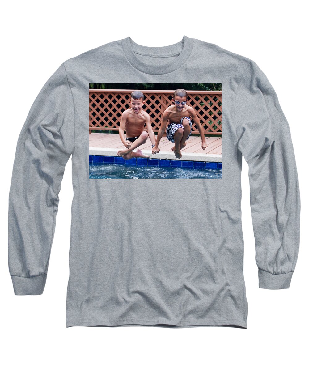 Synchronized Long Sleeve T-Shirt featuring the photograph Synchronized Cannonballs by Farol Tomson