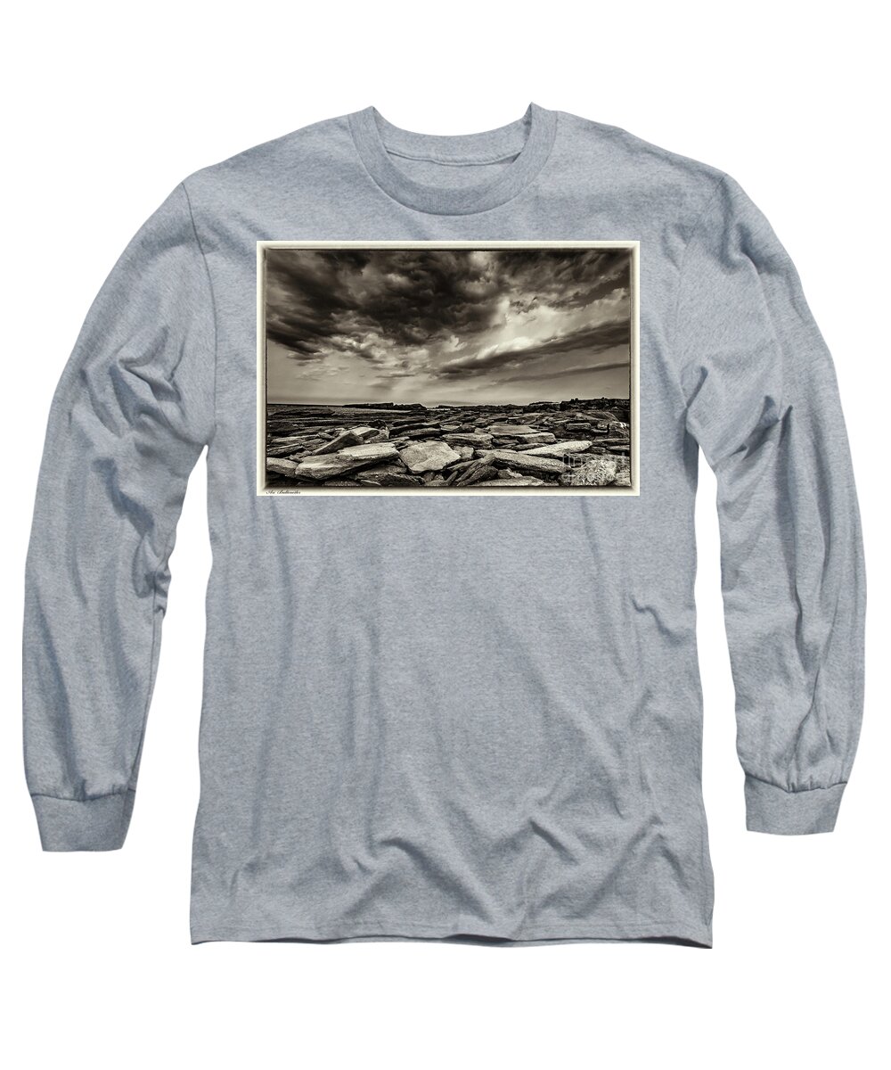 Nature Long Sleeve T-Shirt featuring the photograph Here comes the storm 06 by Arik Baltinester