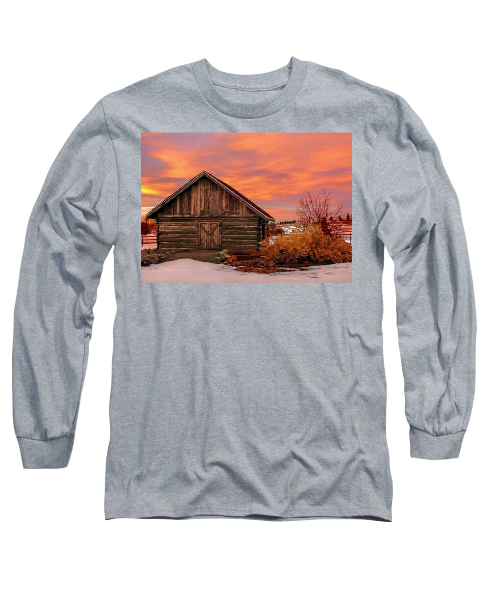 Colorado Long Sleeve T-Shirt featuring the photograph Barn at Hidden Mesa by Dawn Key