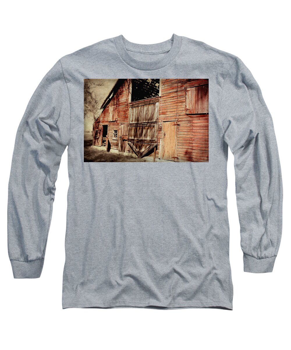  Barn Long Sleeve T-Shirt featuring the photograph Doors Open by Julie Hamilton
