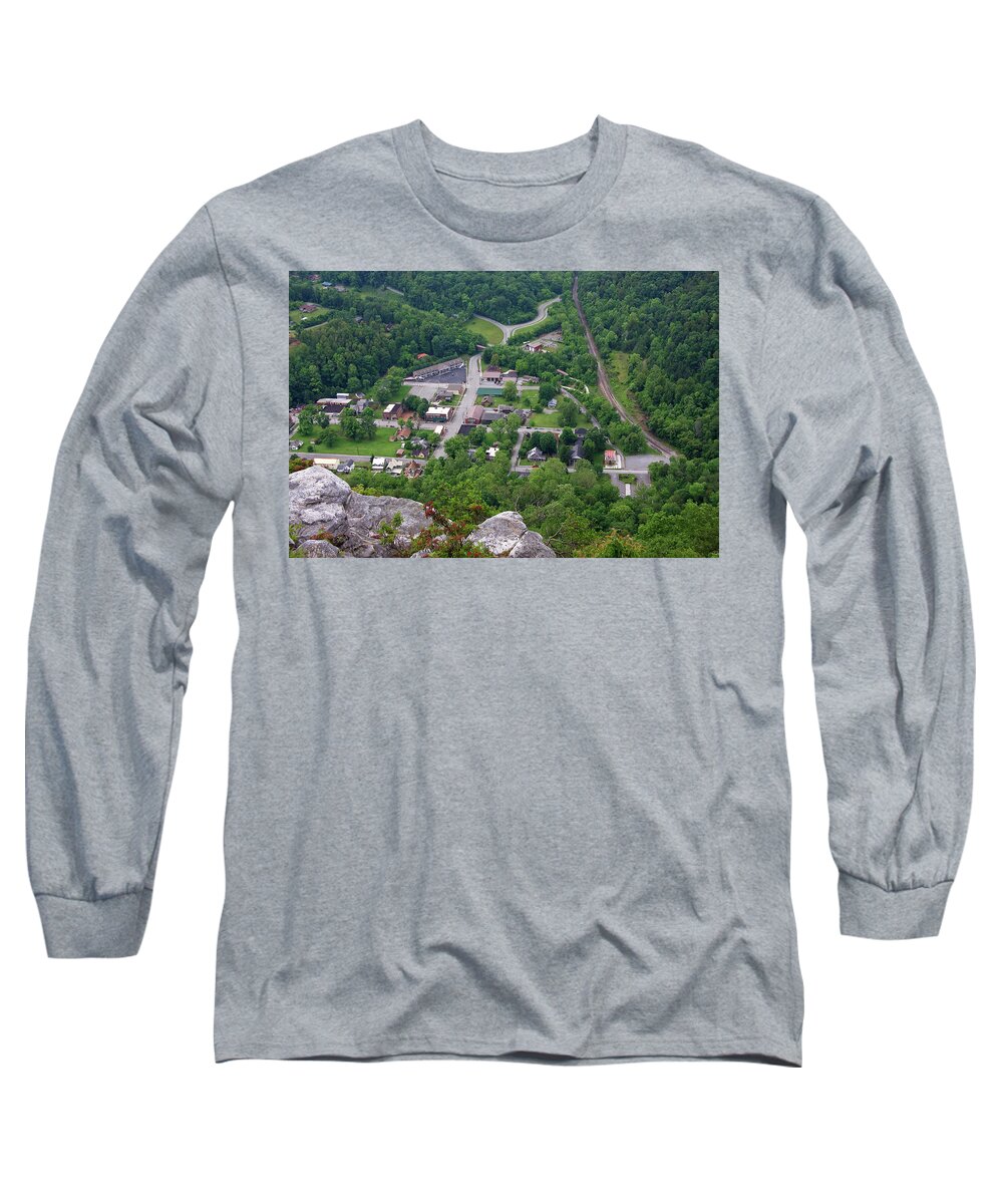 Pinnacle Overlook Long Sleeve T-Shirt featuring the photograph Pinnacle Overlook in Kentucky by Jill Lang