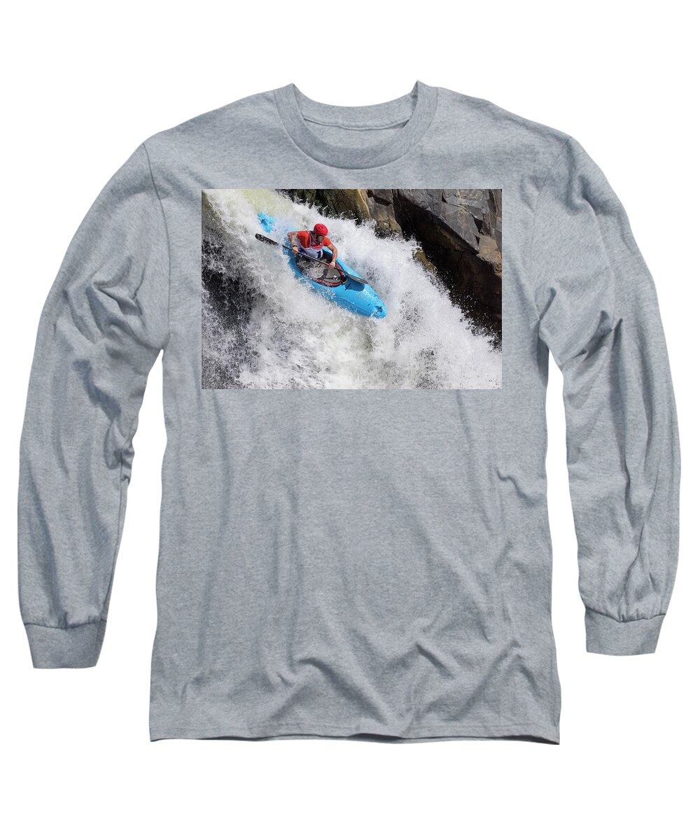 Potomac River Long Sleeve T-Shirt featuring the photograph Slicing to the Finish by Art Cole
