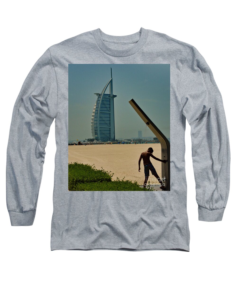 Burjalarab Long Sleeve T-Shirt featuring the photograph Shower at Burj Al Arab by Yavor Mihaylov