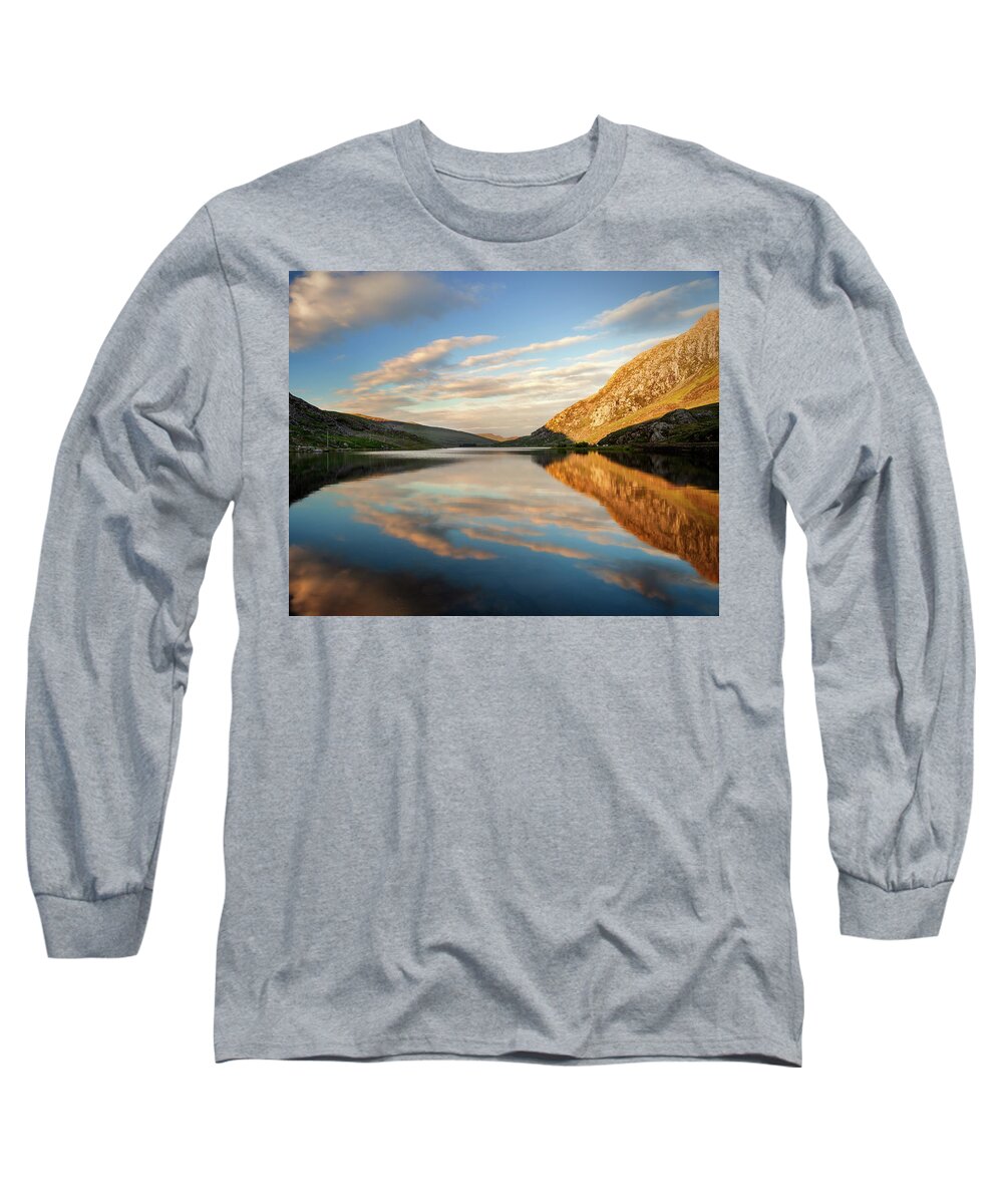 Llyn Ogwen Long Sleeve T-Shirt featuring the photograph Sunset at Lake Ogwen, North Wales #1 by Victoria Ashman