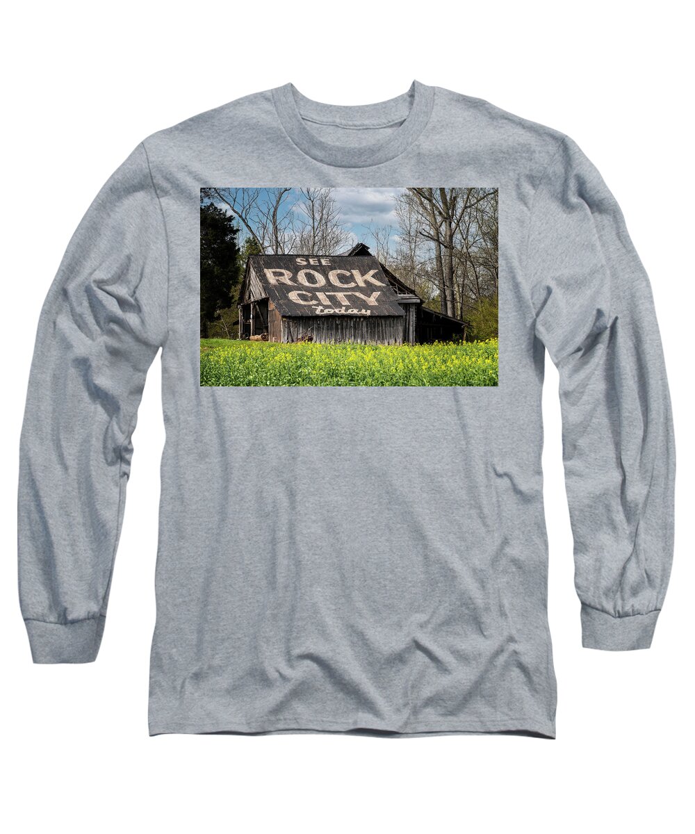 Alabama Long Sleeve T-Shirt featuring the photograph See Rock City Barn by Andy Crawford