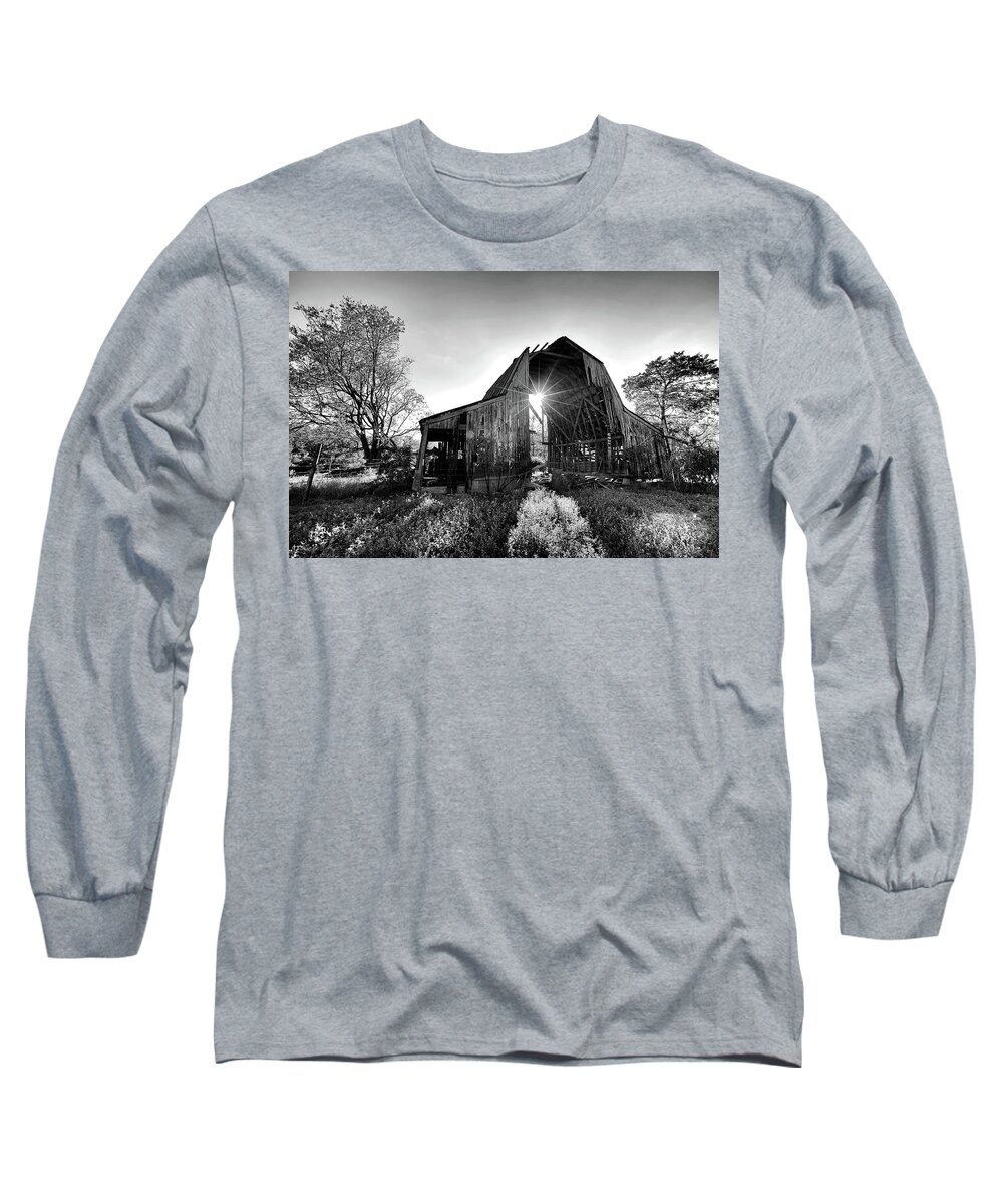  Long Sleeve T-Shirt featuring the photograph Sunshine Barn by William Rainey