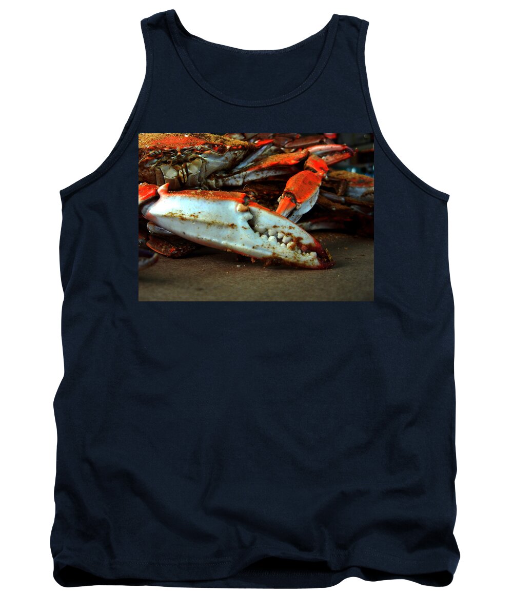 Crab Claw Tank Top featuring the photograph Big Crab Claw by Bill Swartwout