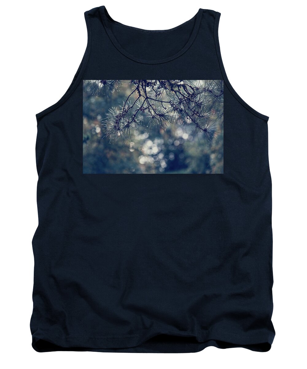 Droplets Tank Top featuring the photograph Needles N Droplets by Gene Garnace
