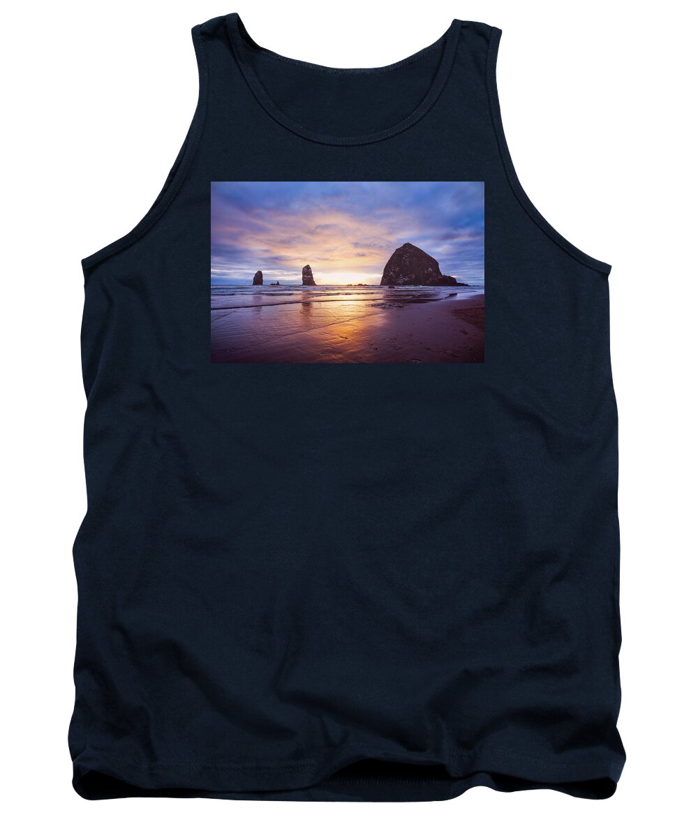 Ocean Tank Top featuring the photograph Spreading Warmth by Jason Roberts