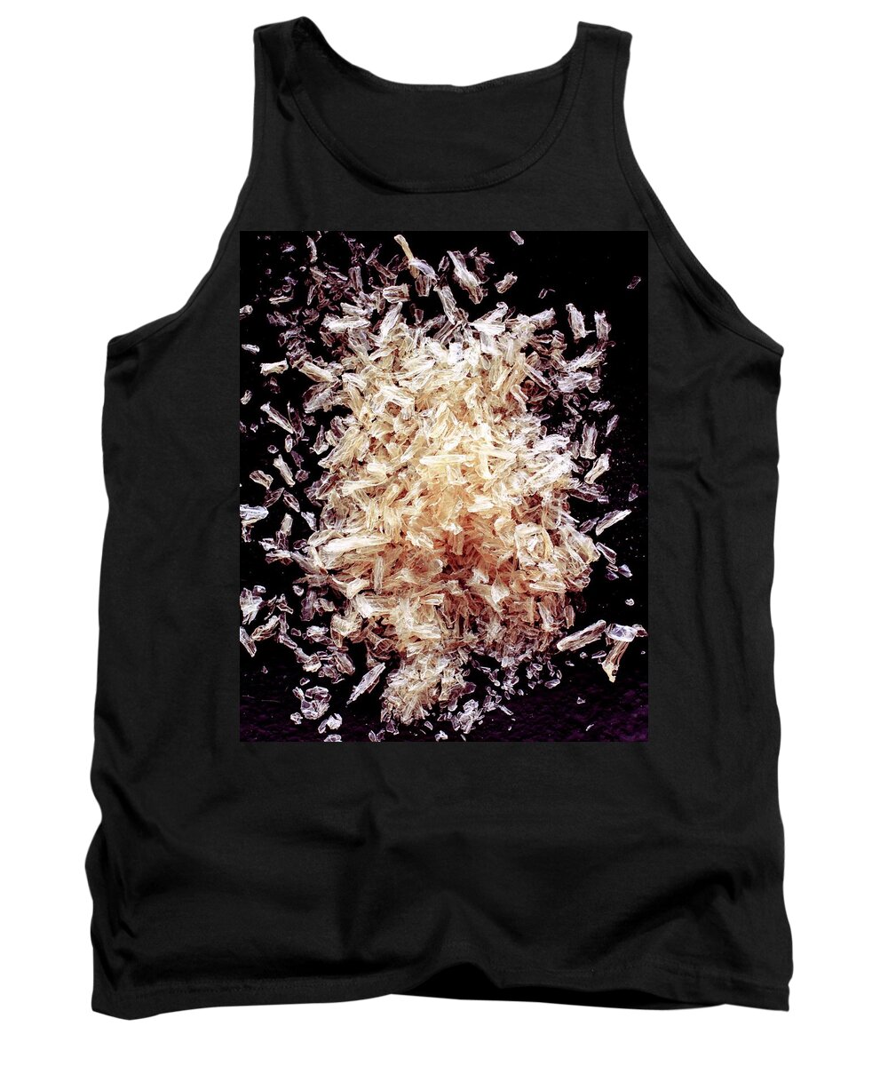 Cooking Tank Top featuring the photograph Agar by Romulo Yanes