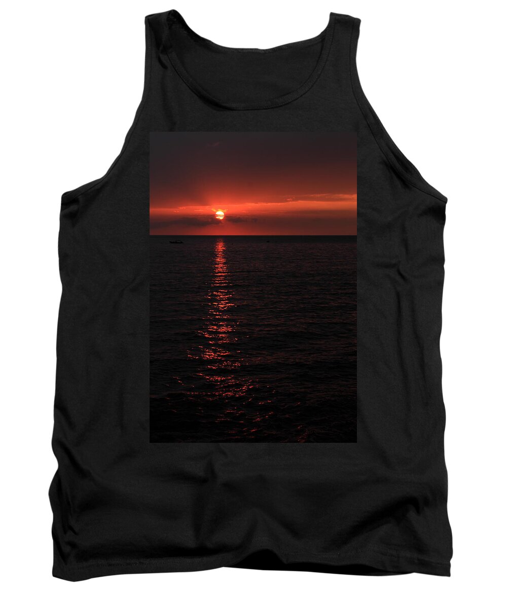 Sunset Tank Top featuring the photograph Kona Sunset by James Eddy