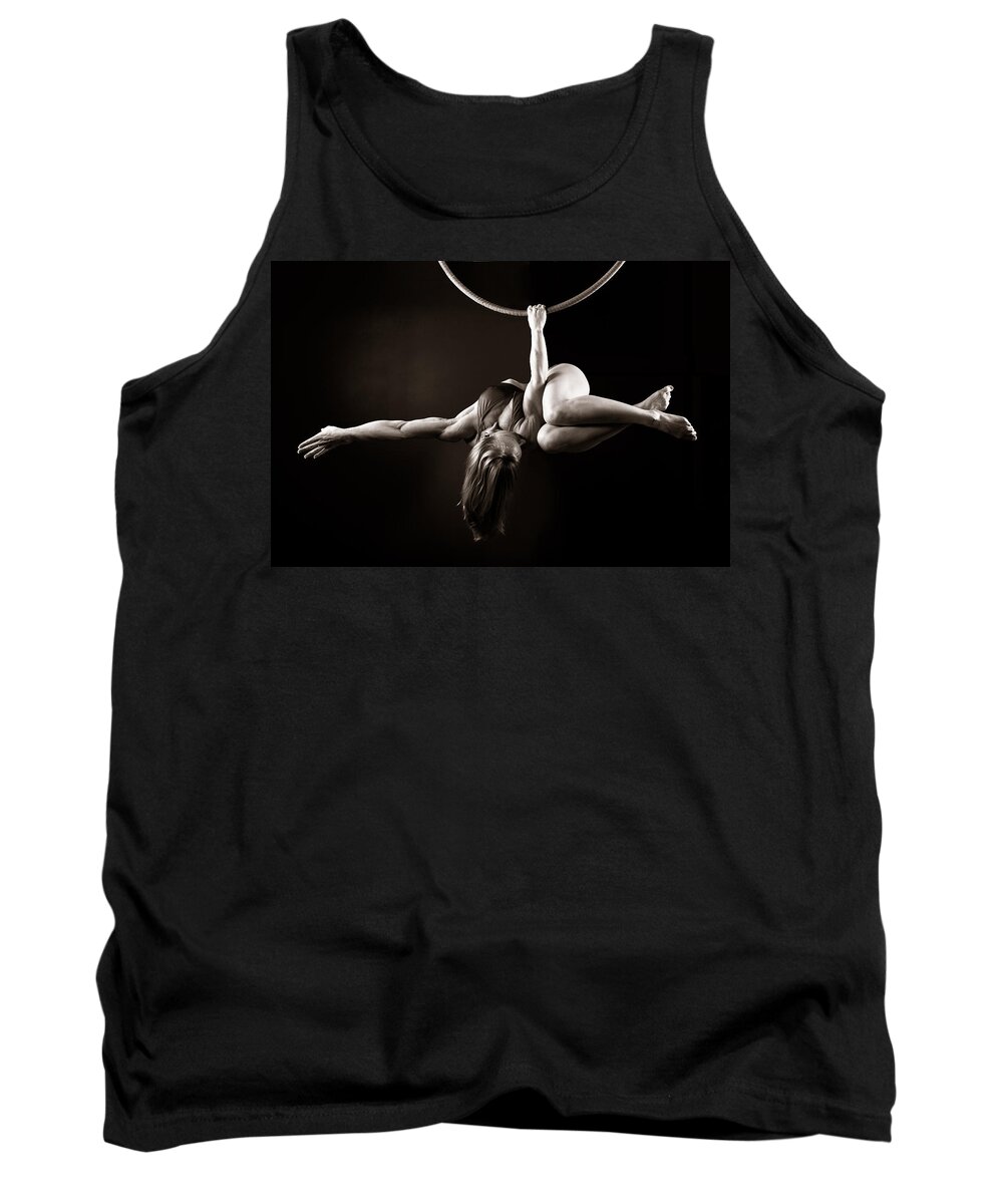 Aerial Tank Top featuring the photograph Balance of Power 2011 Meathook by Monte Arnold