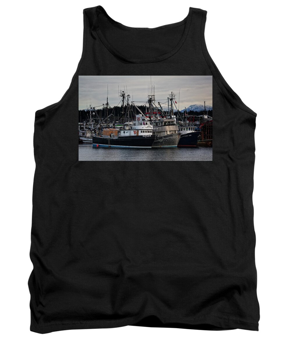 Discovery Harbour Tank Top featuring the photograph Discovery Harbour by Randy Hall