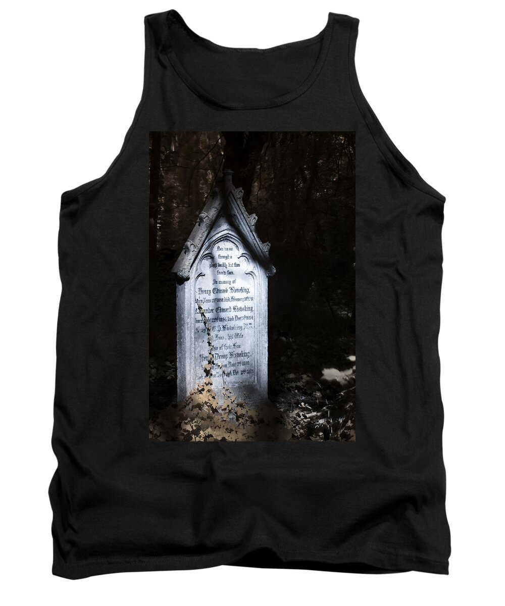 London Cemetery Tank Top featuring the photograph Hedera by Helga Novelli