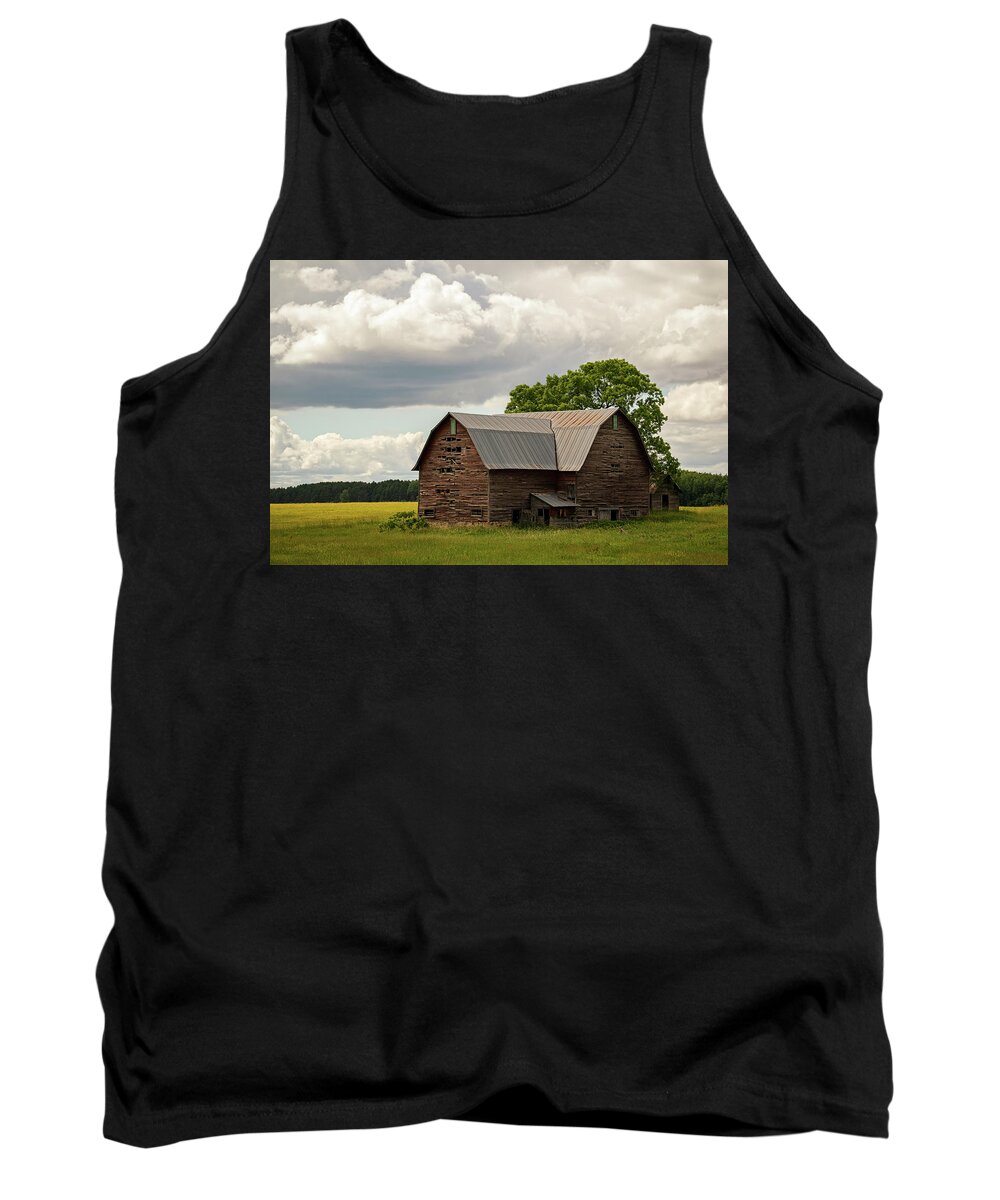 Barn Tank Top featuring the photograph Rustic Barn by Steve L'Italien