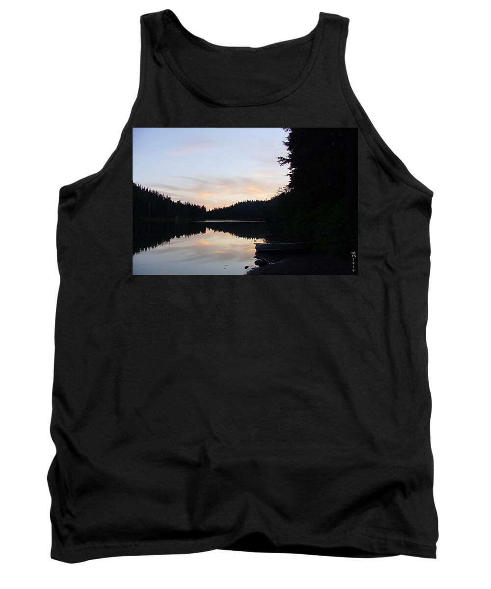 Mountain Tank Top featuring the photograph Sunrise Boat by Shirley Heyn