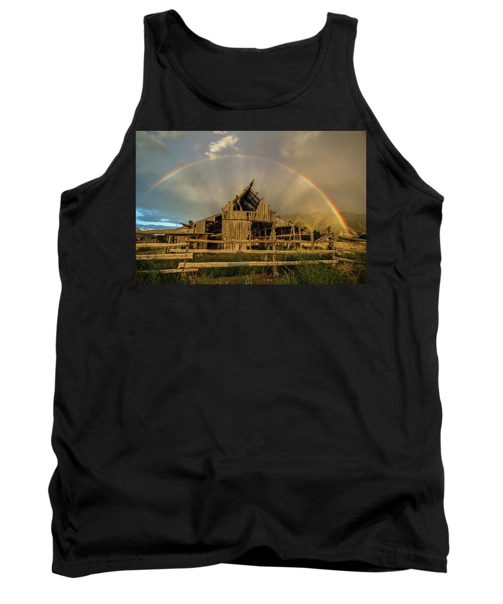 Barn Tank Top featuring the photograph Rainbow over Mapleton Barn by Wesley Aston
