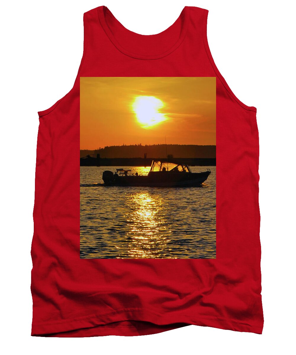 Landscape Tank Top featuring the photograph Sunset Boat by Brian O'Kelly