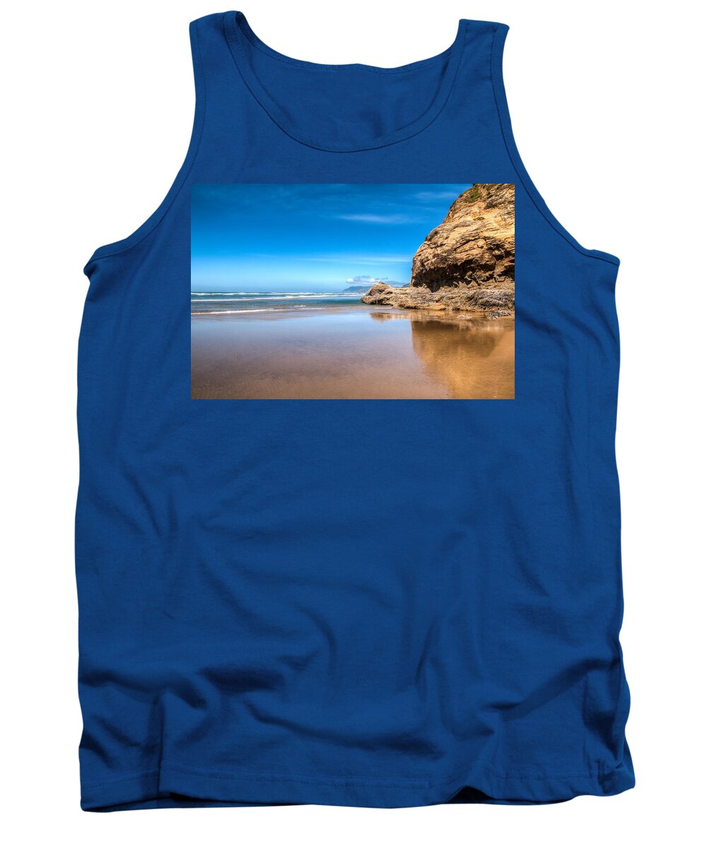 Hug Point Tank Top featuring the photograph Hug Point 0073 by Kristina Rinell