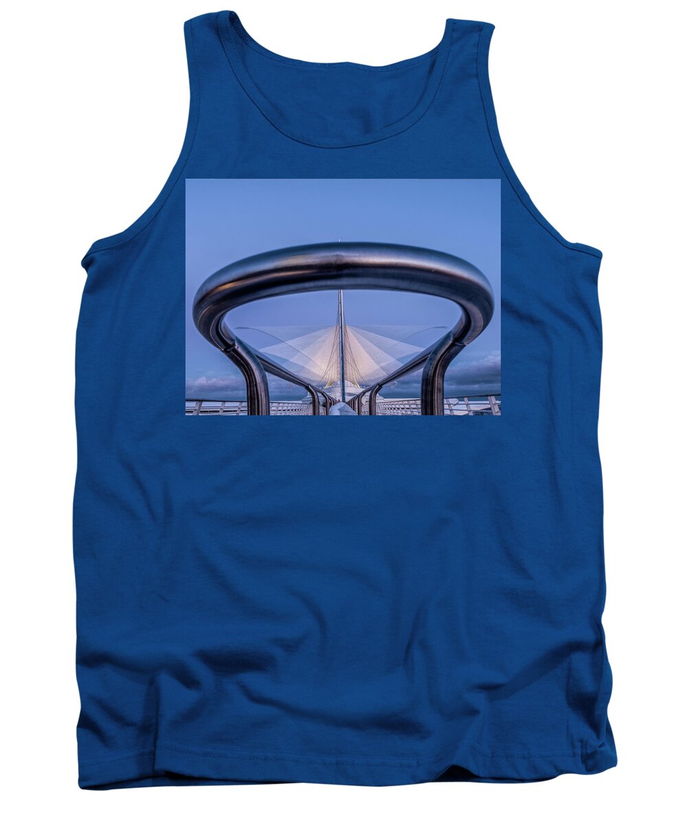 Milwaukee Art Museum Tank Top featuring the photograph Days End #1 by Kristine Hinrichs