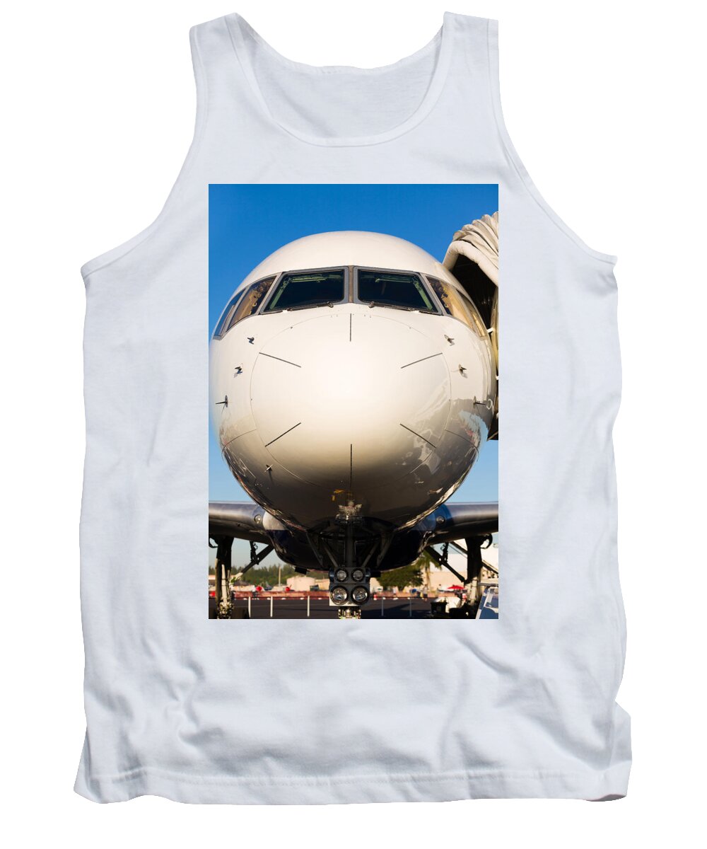 Aerospace Tank Top featuring the photograph Commercial Airliner by Raul Rodriguez