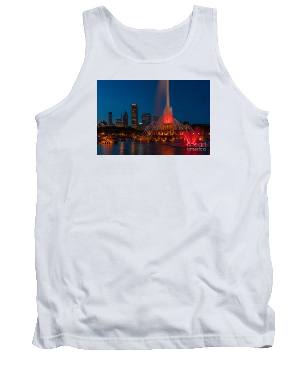 Chicago Tank Top featuring the photograph Buckingham Fountain at blue hour by Izet Kapetanovic