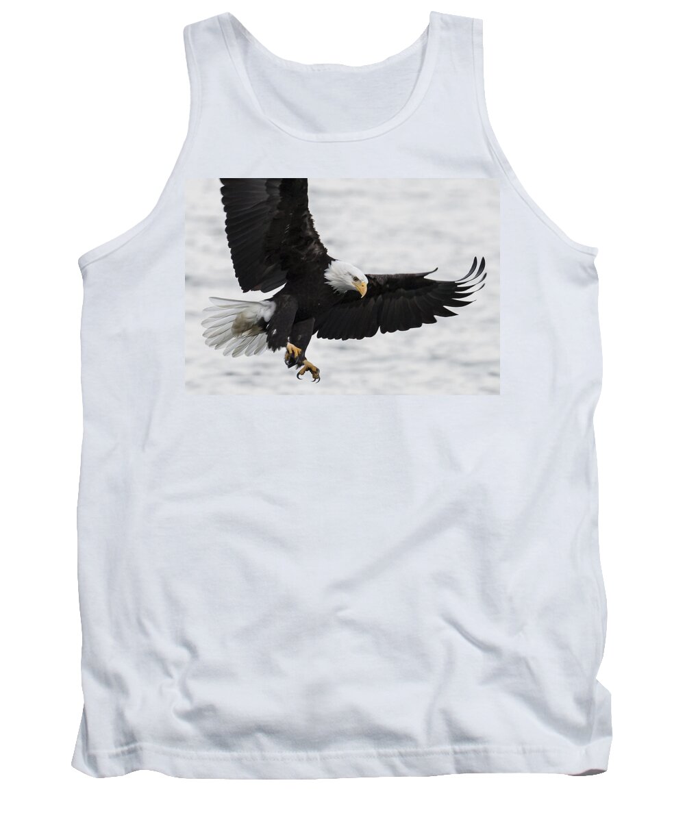Bald Eagle Tank Top featuring the photograph Final Approach by Randy Hall