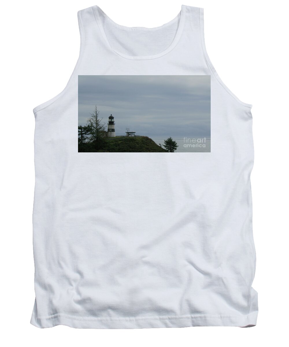Lighthouse Tank Top featuring the photograph Lighthouse at Cape Disappointment by Suzanne Lorenz
