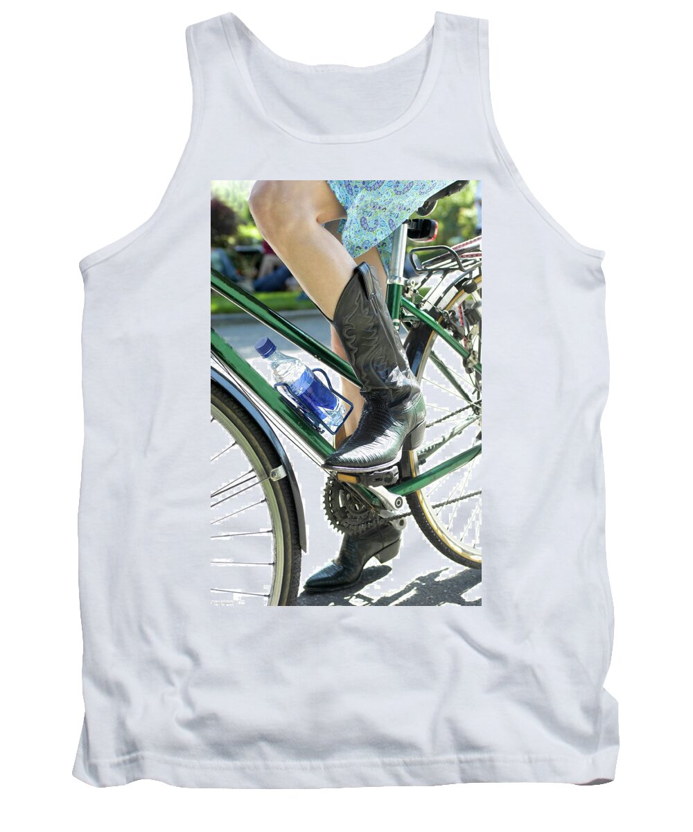 Bicycles Tank Top featuring the photograph Riding In Style by Frank DiMarco