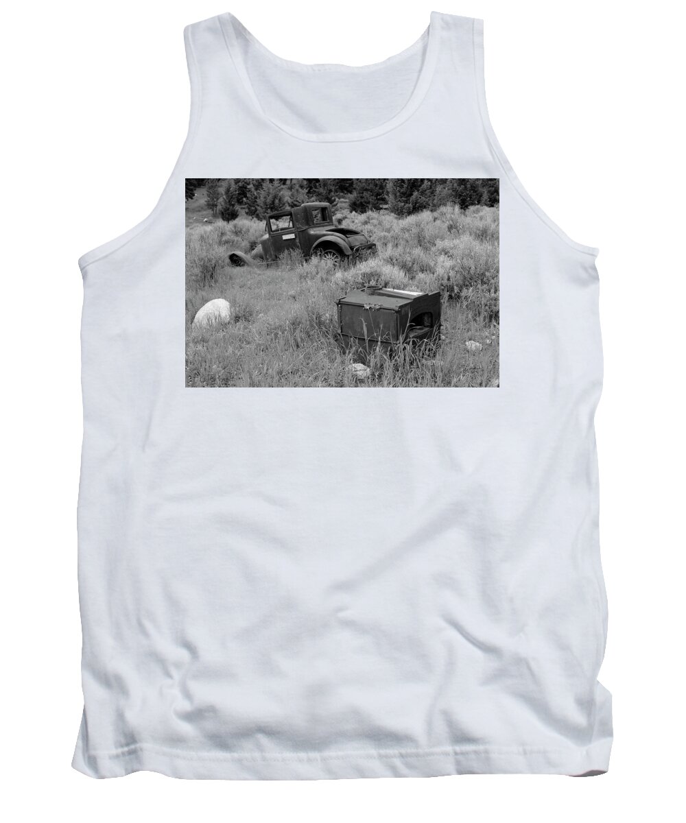 Elkhorn Mt Tank Top featuring the photograph Old Hudson by Gary Gunderson
