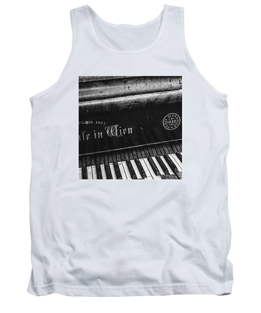 Piano Tank Top featuring the photograph Old European Piano by Tito Slack