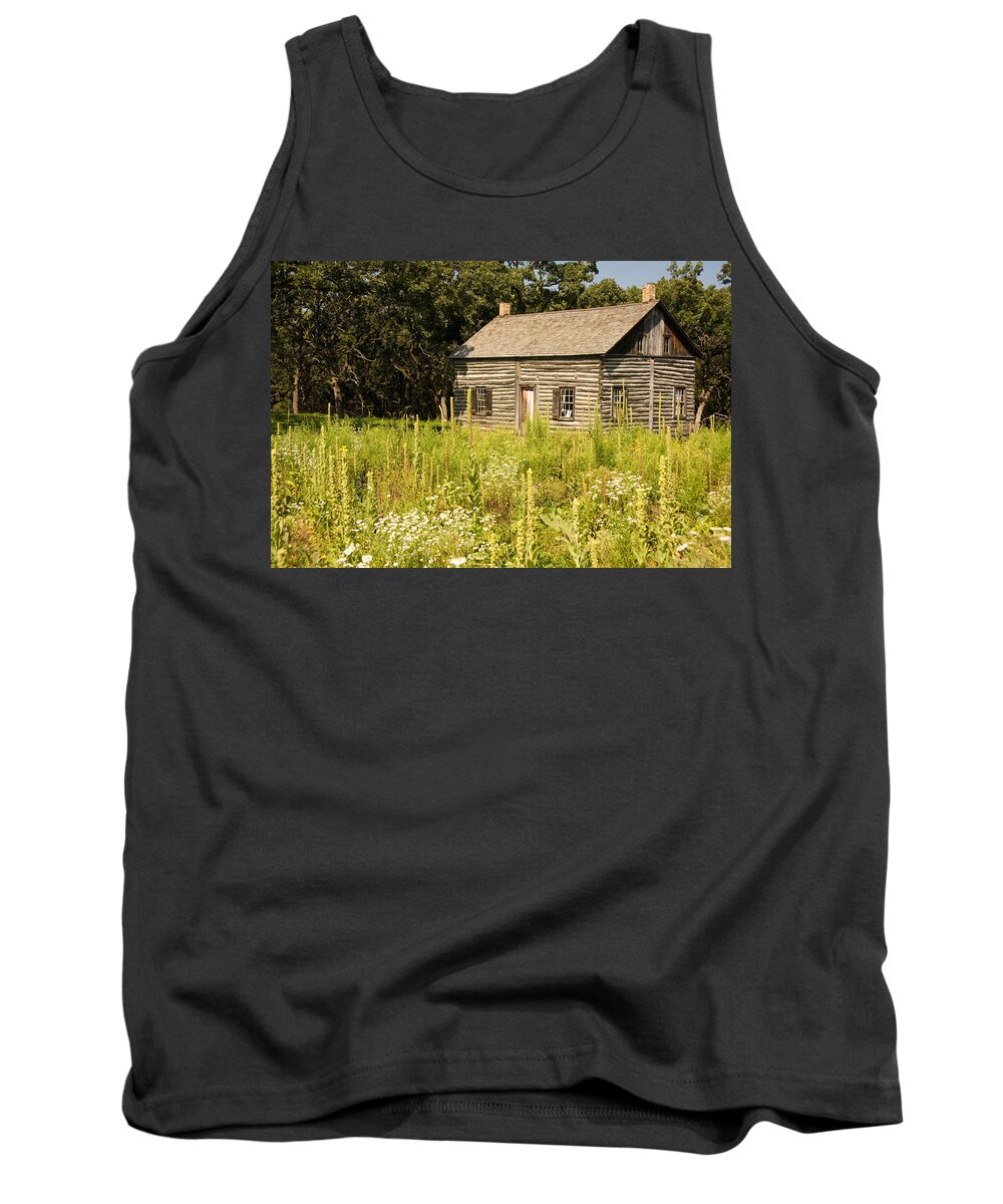 Cabin Tank Top featuring the photograph Cabin in the Prairie by Sue Leonard