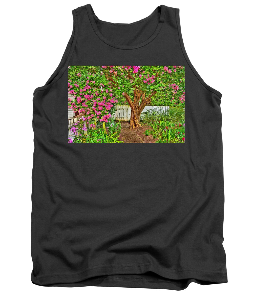 Crepe Myrtle Tank Top featuring the photograph Crepe Myrtle in Wiliamsburg Garden by Jerry Gammon