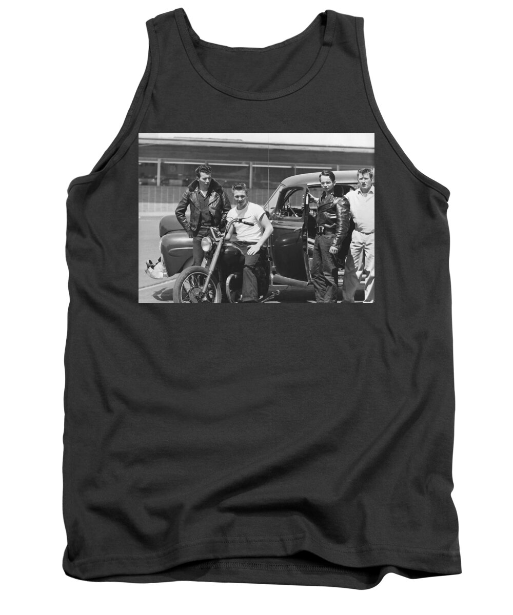 16-20 Years Tank Top featuring the photograph Fifties Youths Hanging Out by Underwood Archives