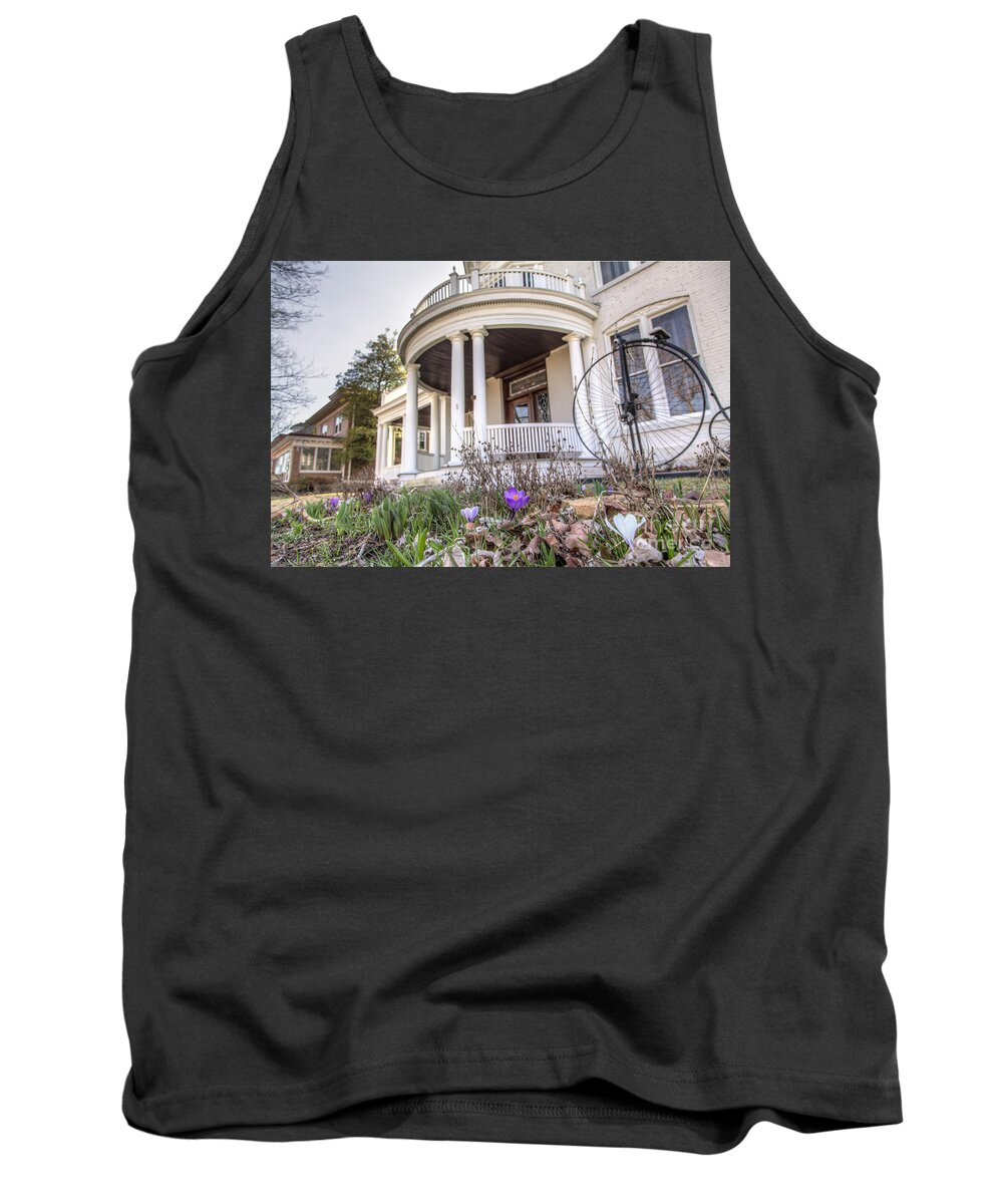 House Tank Top featuring the photograph Gllenn House by Larry Braun