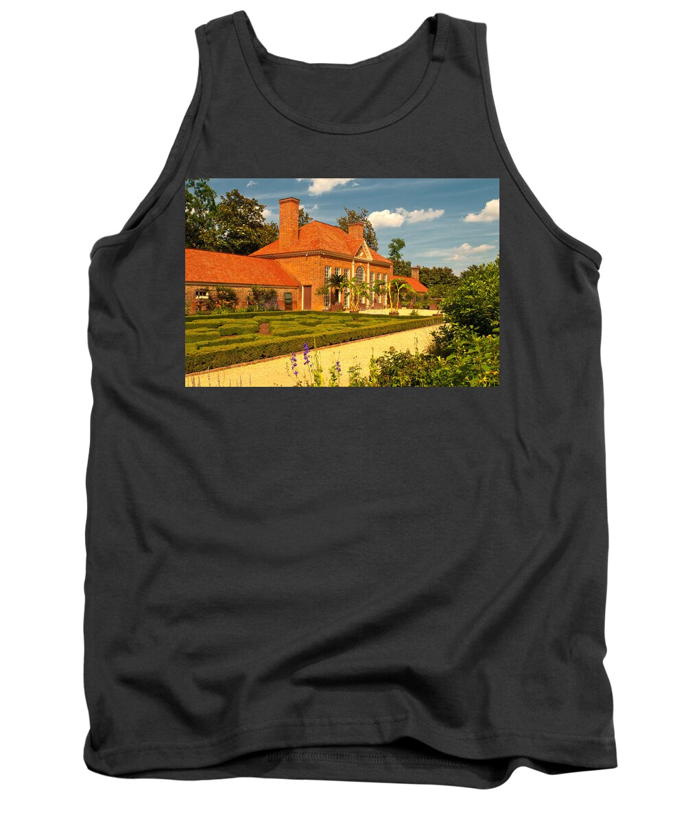 Mount Vernon Tank Top featuring the photograph Greenhouse at Mount Vernon by Paul Mangold