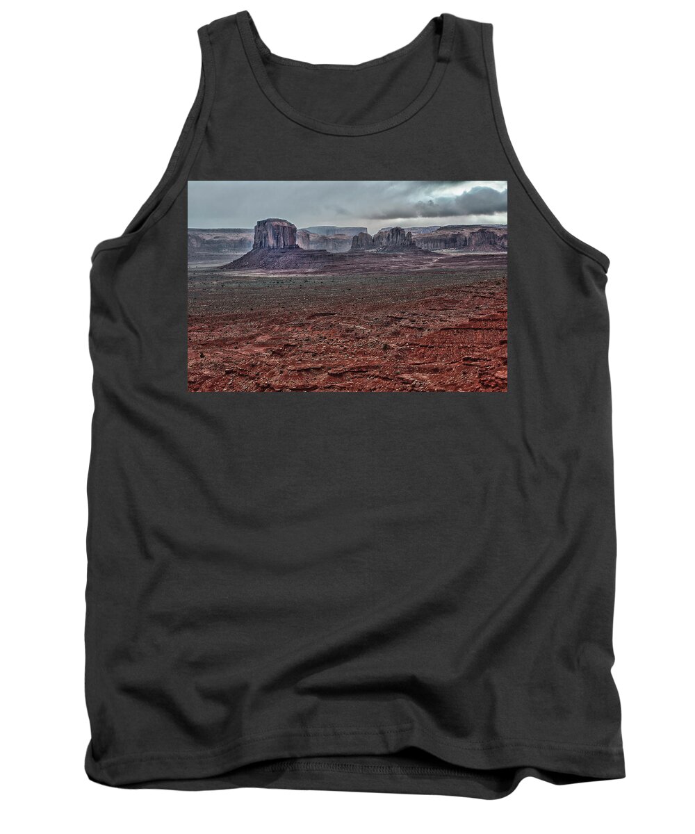 Monument Valley Utah Tank Top featuring the photograph Monument Valley UT 4 by Ron White