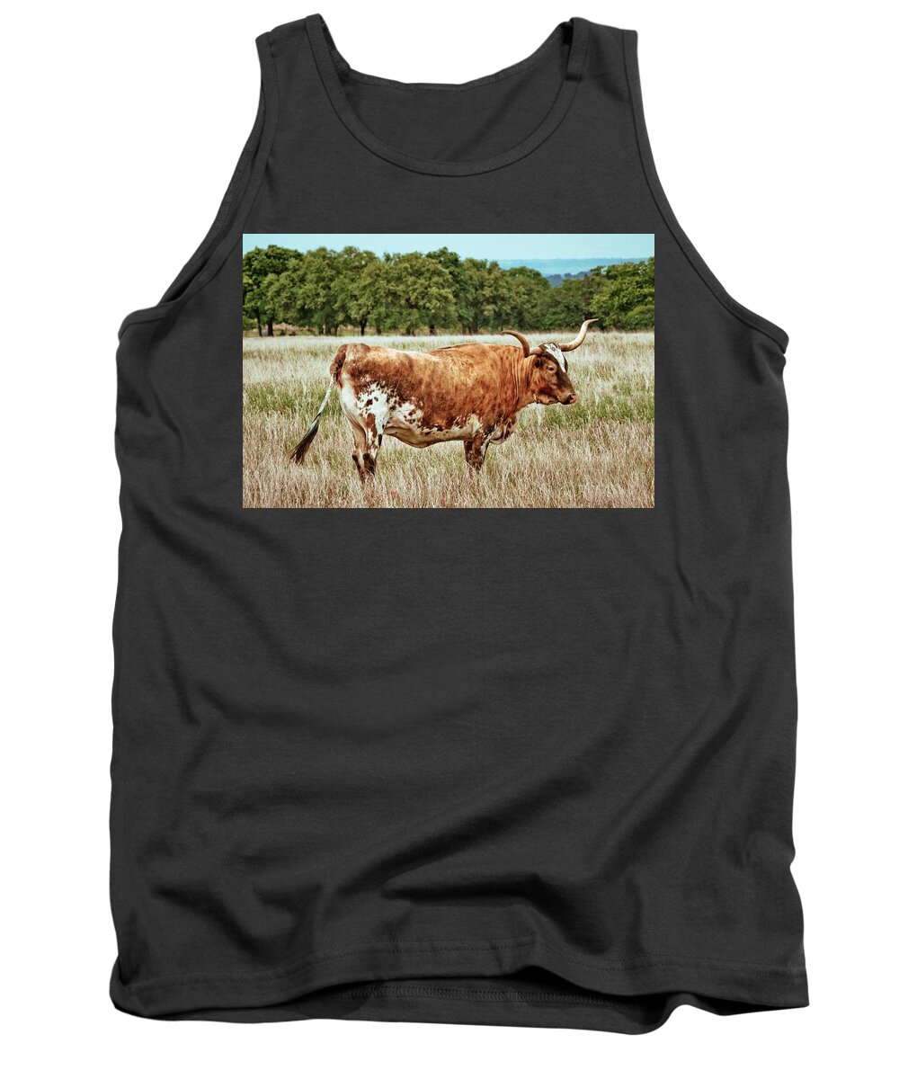 Longhorn Tank Top featuring the photograph A Texas Legend by Linda Unger