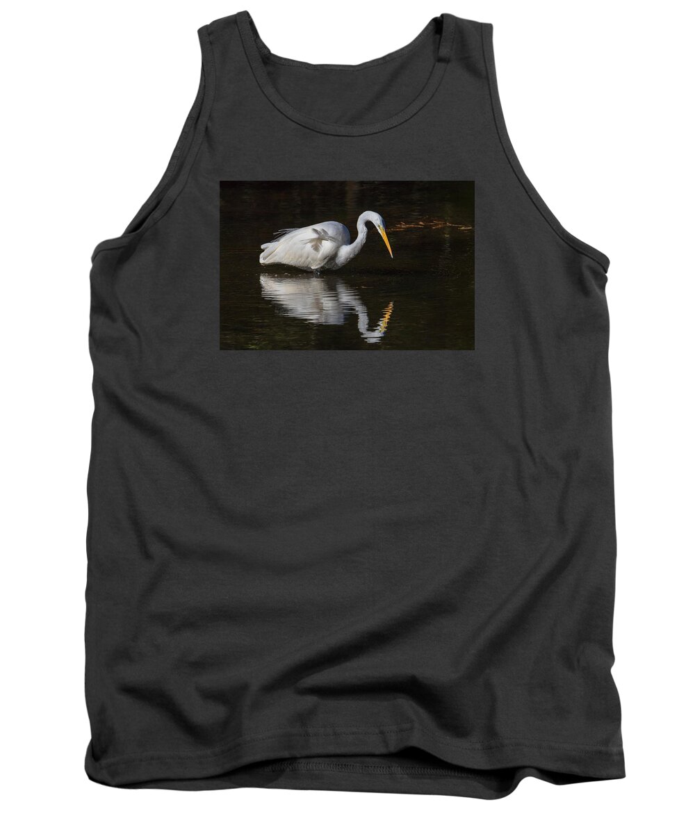 Kevin Giannini Tank Top featuring the photograph Great Egret staring at his reflection by Kevin Giannini