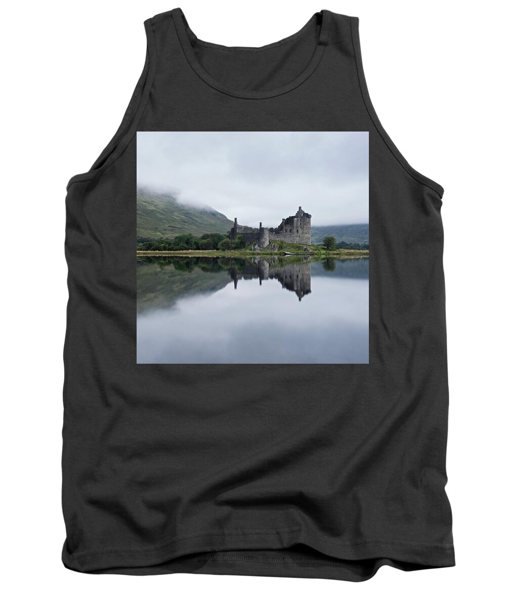 Kilchurn Castle Tank Top featuring the photograph Low Mist at Kilchurn by Stephen Taylor